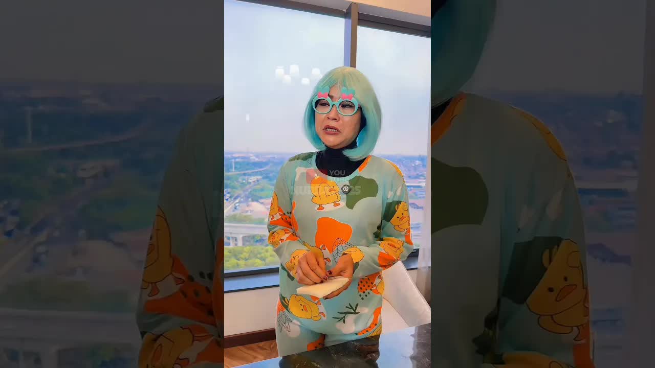 Siska Mengajar Bubu Membuat Roti Sarapan