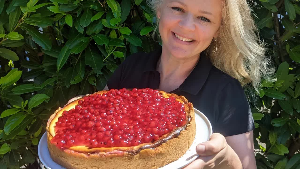 Leckerer Käsekuchen mit Johannisbeeren