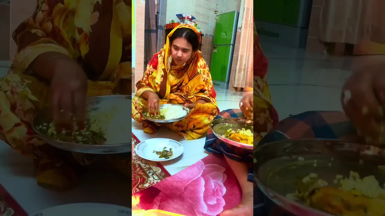 বিরিয়ানি নিয়ে পরিবারের সাথে দুপুরের লাঞ্চ