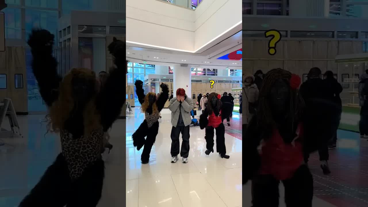 Me disfrazo de gorila para ir de compras