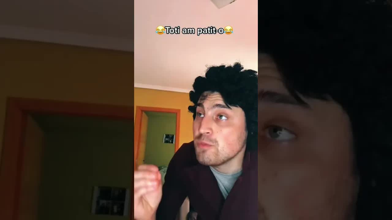 Mama a cumpărat ciocolișcă, dar copilul o mănâncă