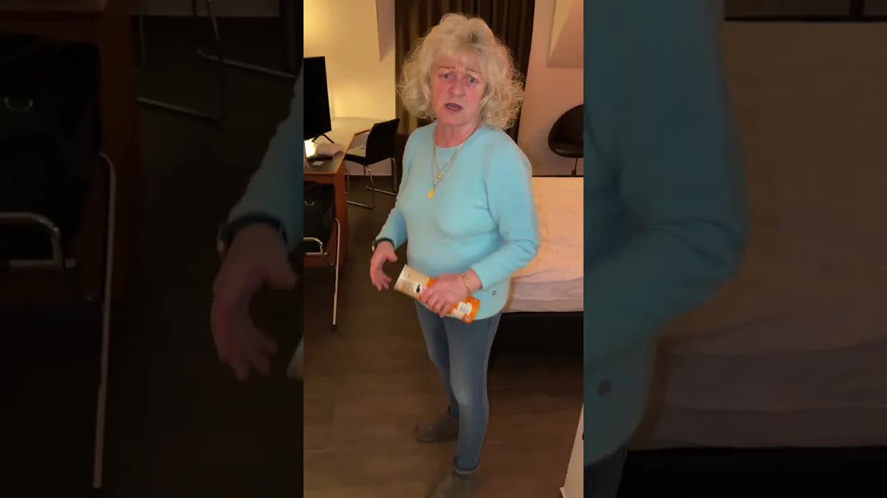 Pringles-Streich bei Oma in der Nacht