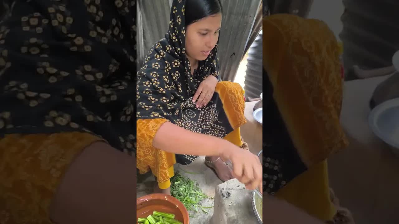 গ্রামের মেয়েদের দৈনন্দিন জীবন ও সবজি চাষ