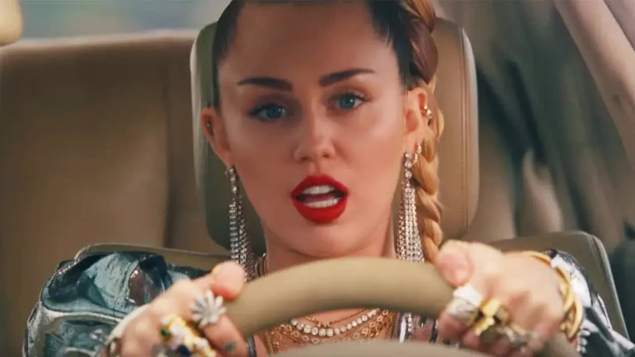 Miley Cyrus: a tinisztrárból ikonná válás útja