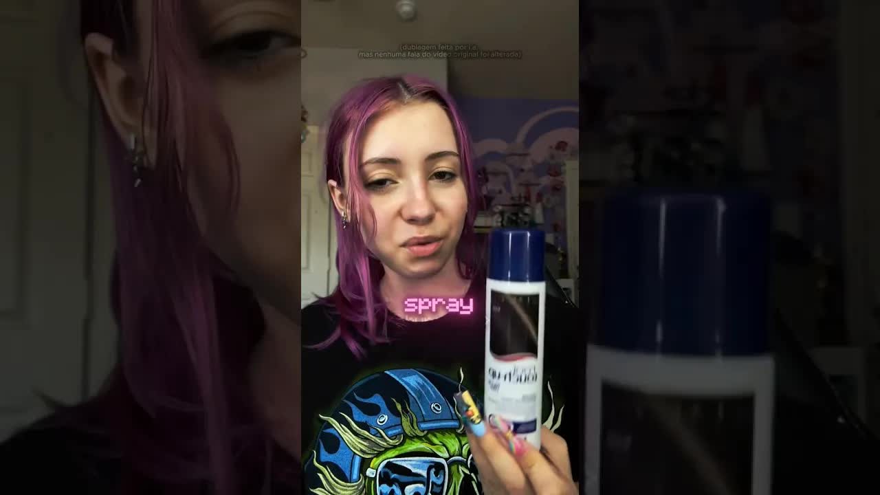 Ela escondeu o cabelo roxo antes da formatura