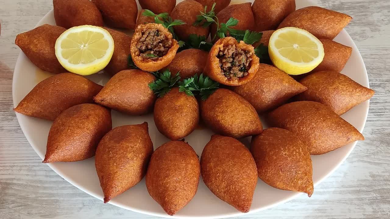 Tam Ölçülü İçli Köfte Tarifi: Hamur ve İç Harcı Püf Noktaları