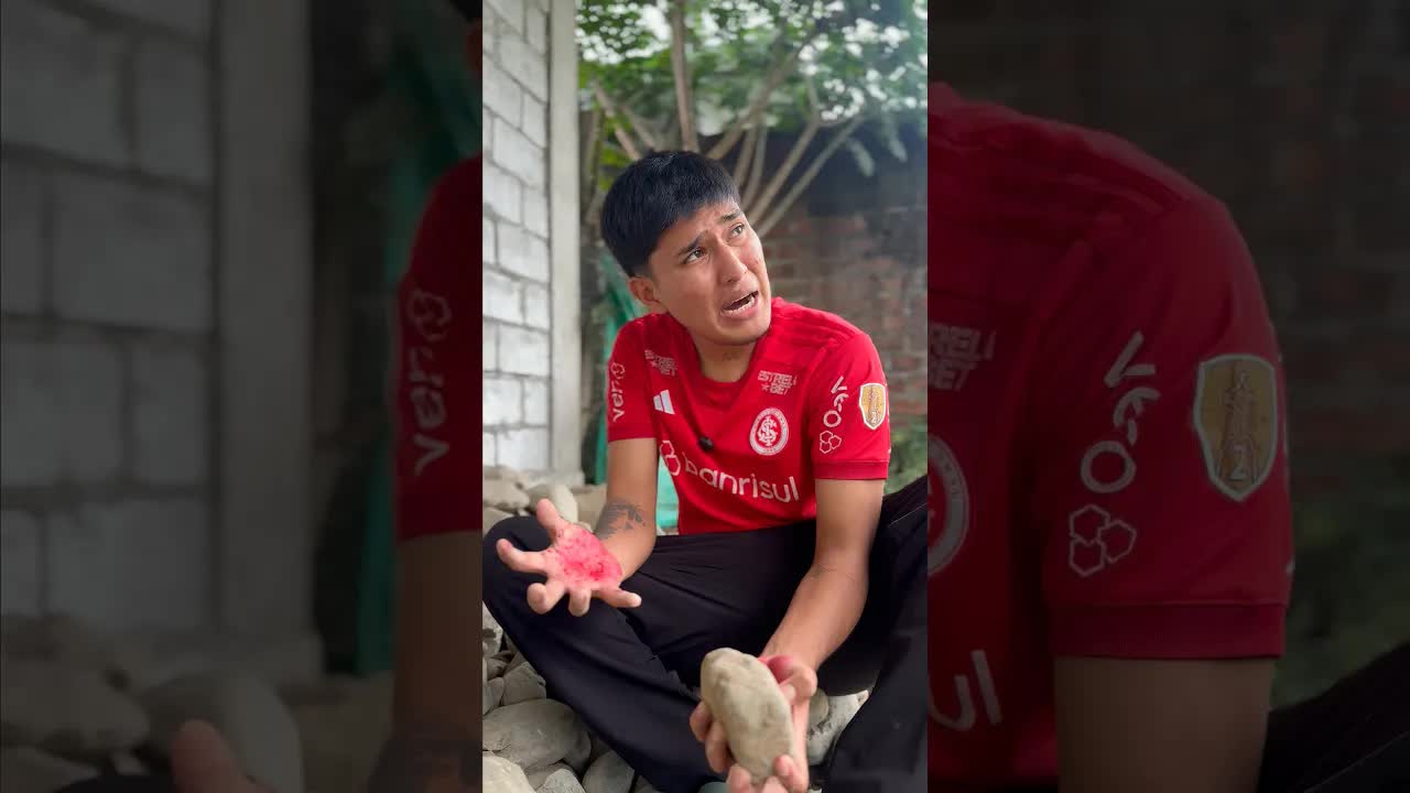Hombre sufre en el trabajo por salario bajo