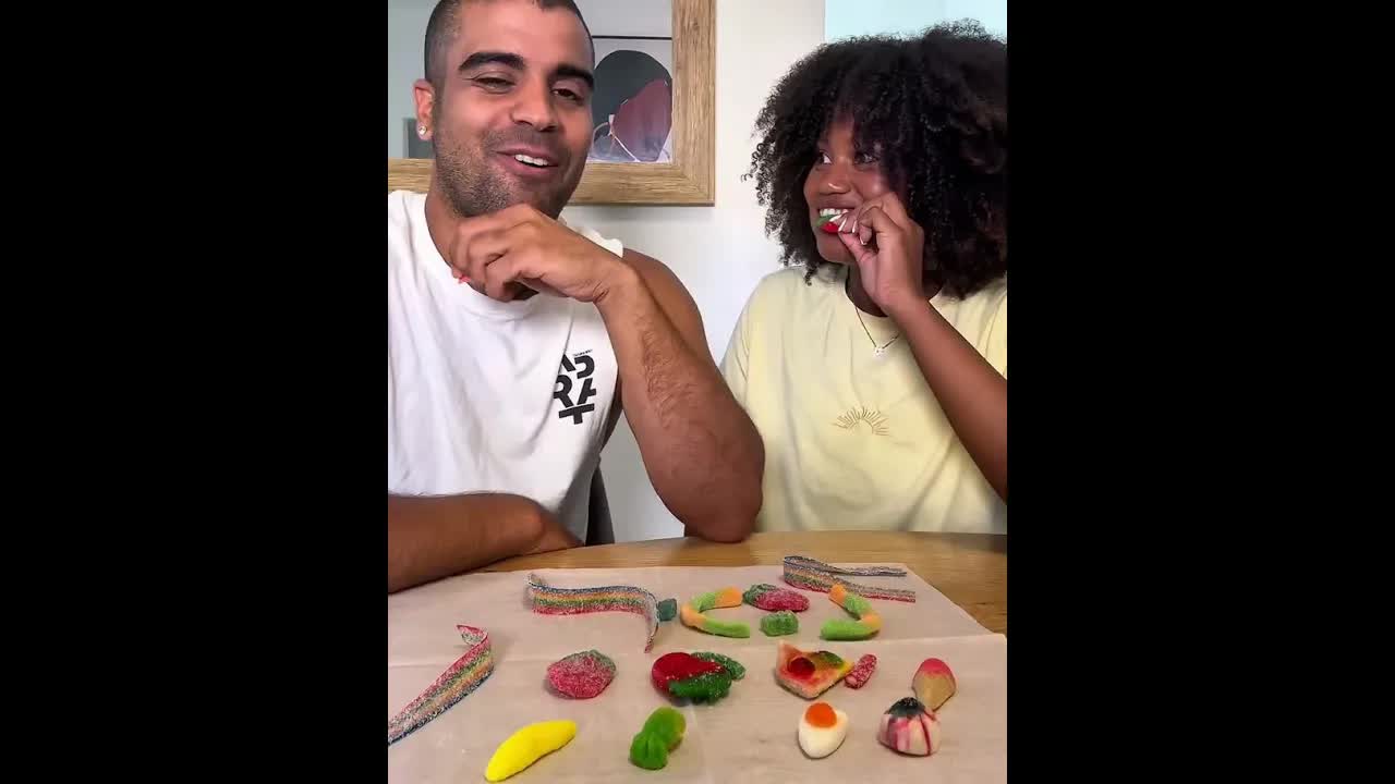 משחק זוג או פרד מי משלם על הארוחה