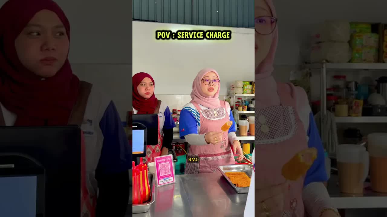 Beli Sosej Separuh dengan Service Charge