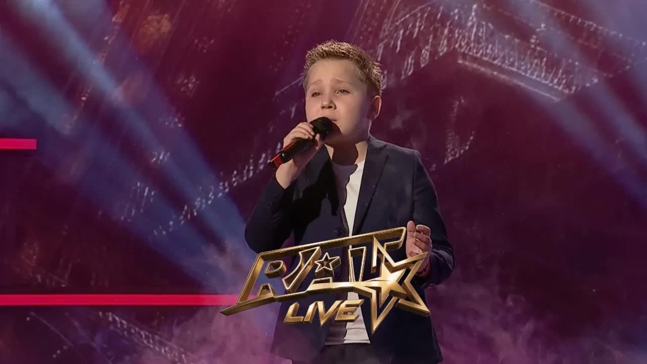 Lucas Moroșan cântă „You Raise Me Up”