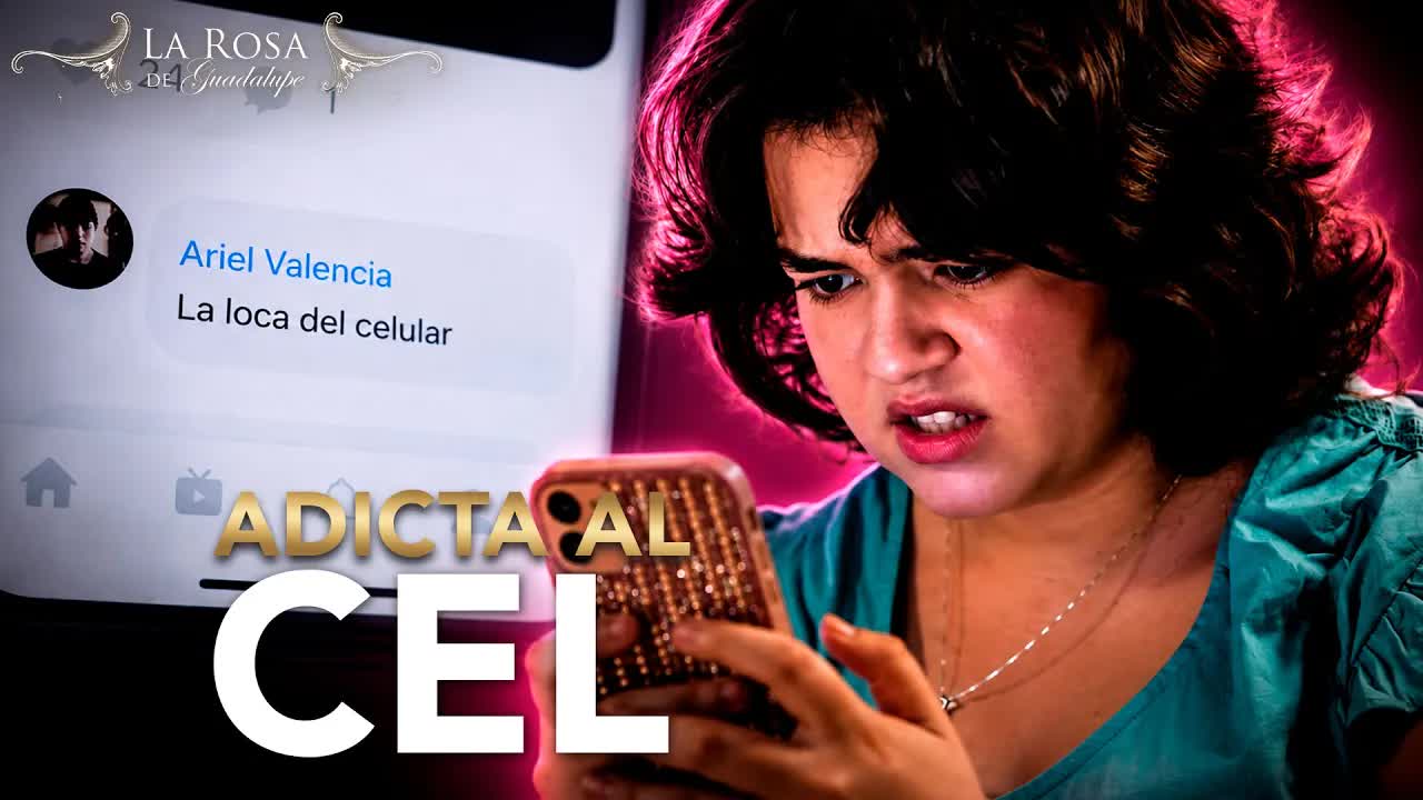 Nadia no puede vivir sin su celular