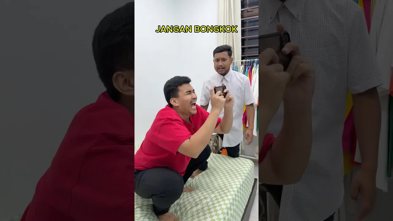 Ayah Ingatkan Anak Jangan Bongkok