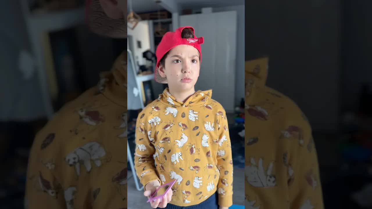 Mama Îmi Zice Să Fiut Doctor, Nu Actor