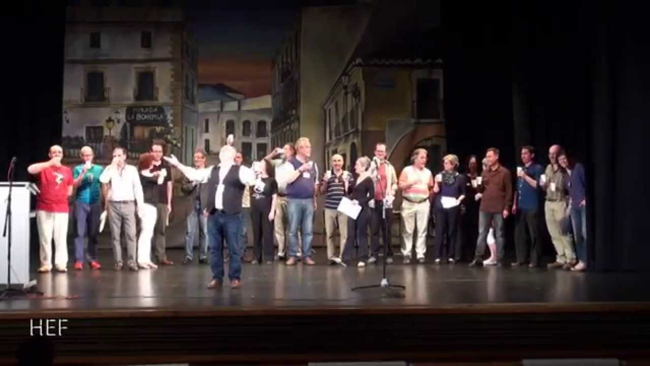 Komuna tosto ĉe Vivu la teatro
