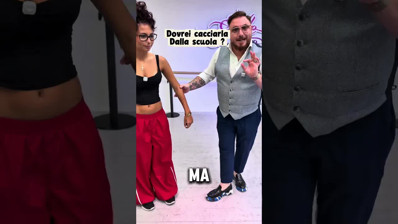 Maestro giudica l'abbigliamento hip hop allieva