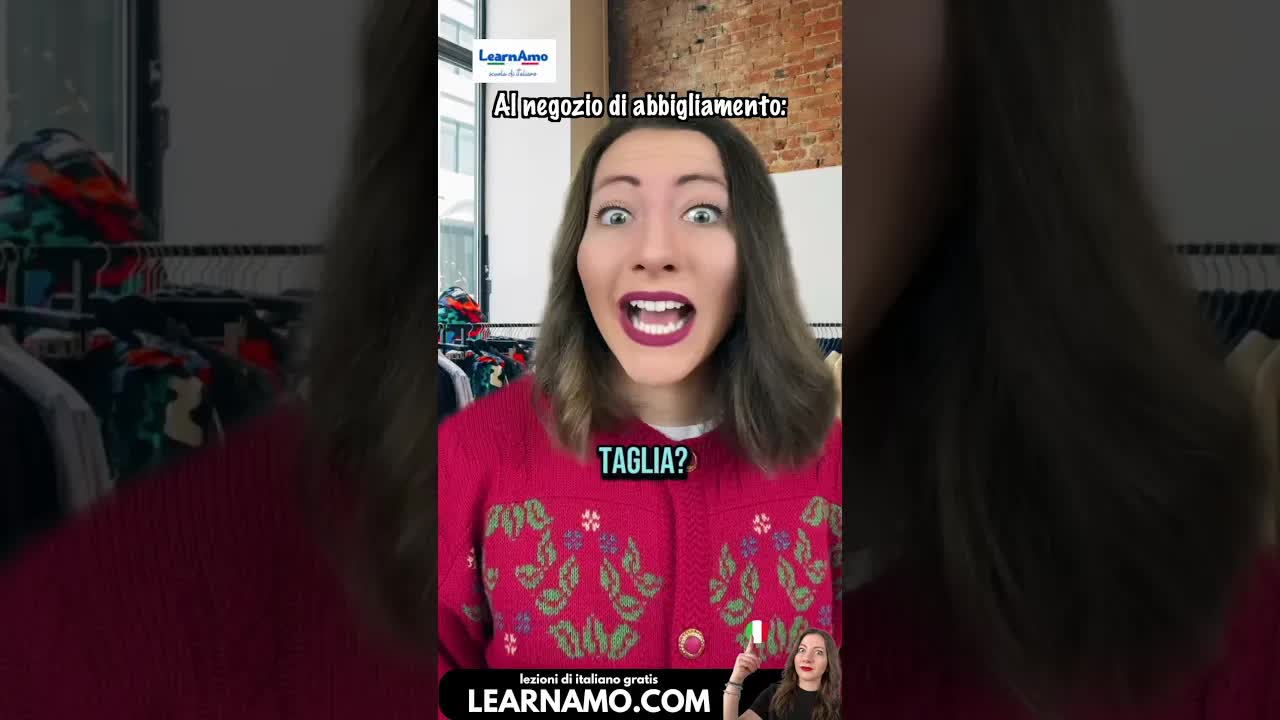 Provare una camicia in negozio