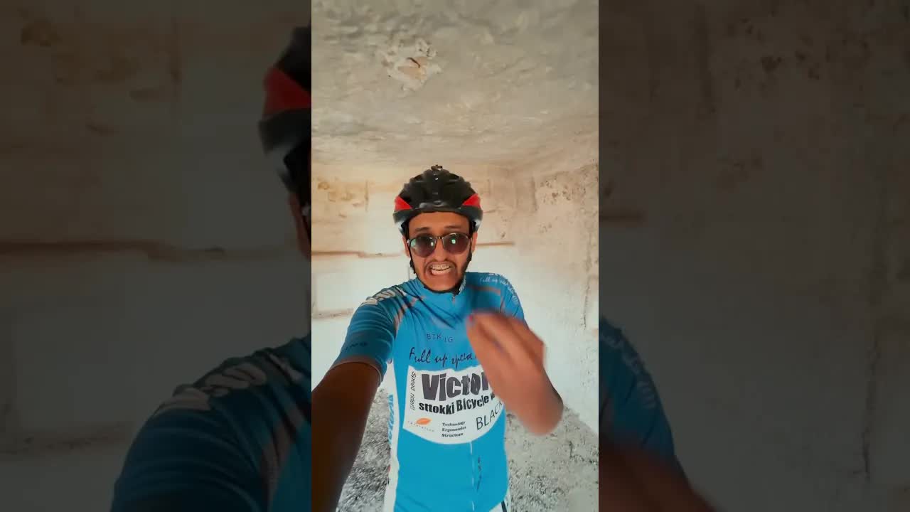 باب سري يقود إلى حجرة داخل الجبل