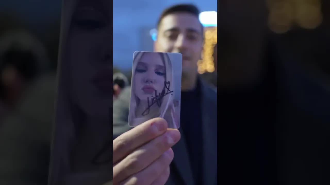 Konser öncesi hayran röportajı: K-pop tutkusu