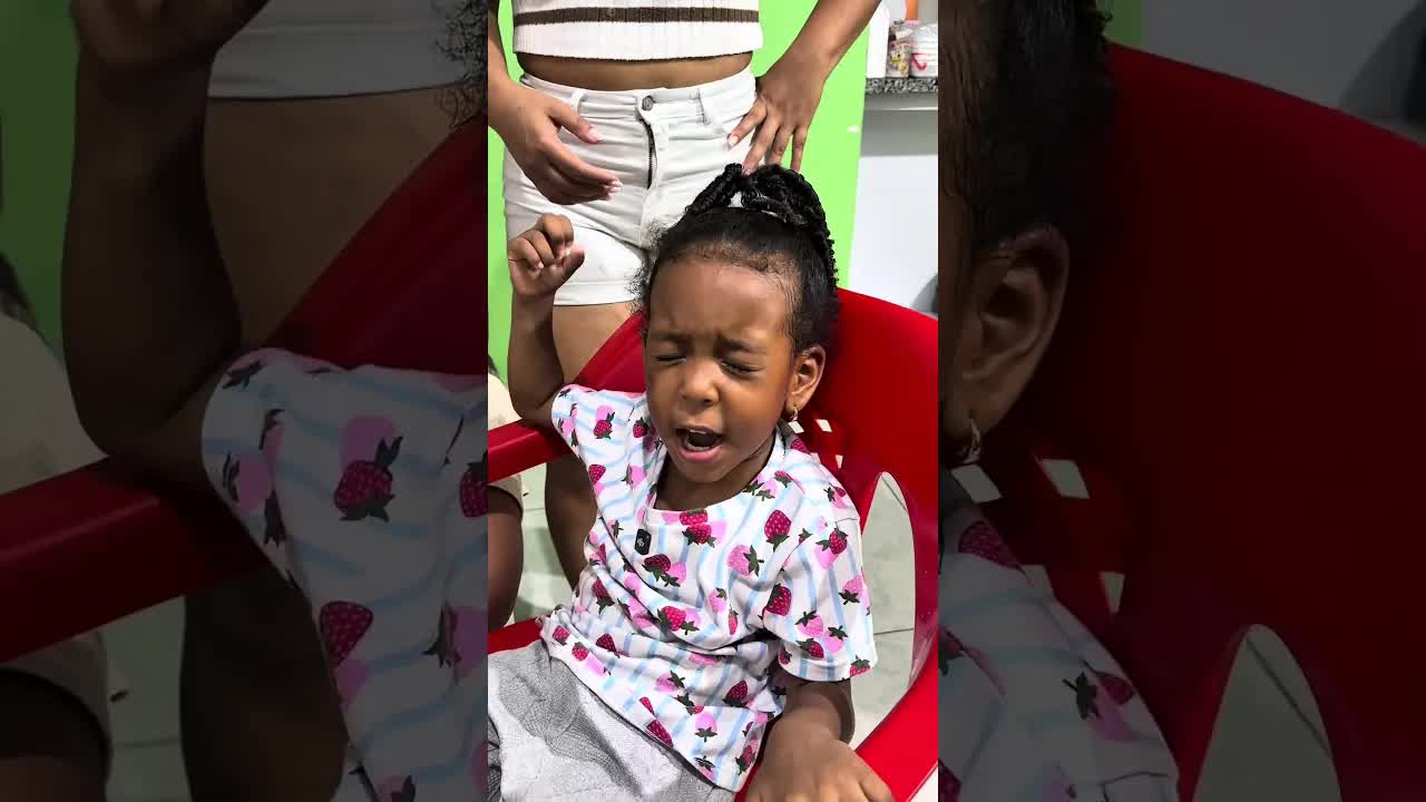 Isabela y sus primos se pelean por la comida