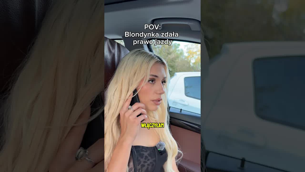 Blondynka zdaje prawo jazdy i jeździ autem