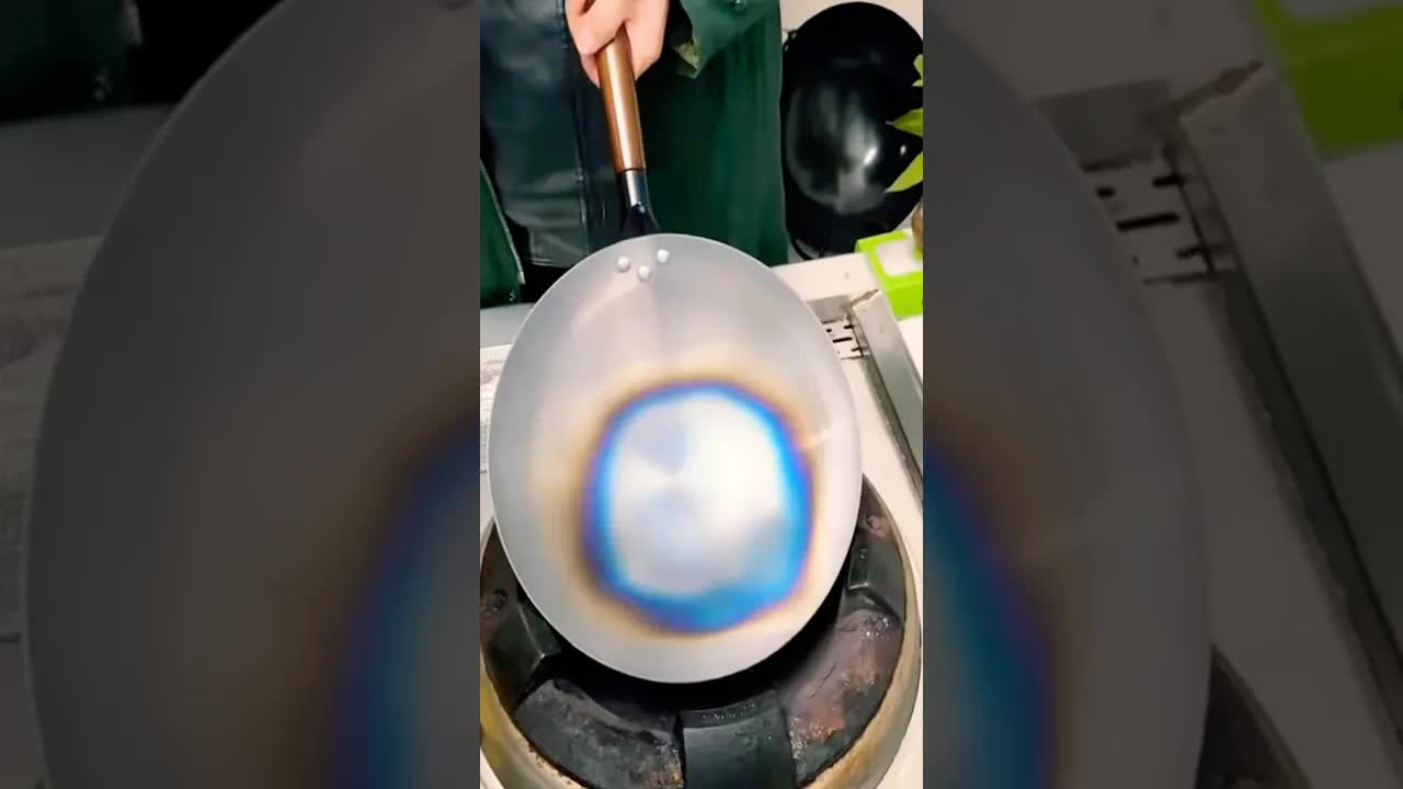 Jak správně připravit nový wok na vaření