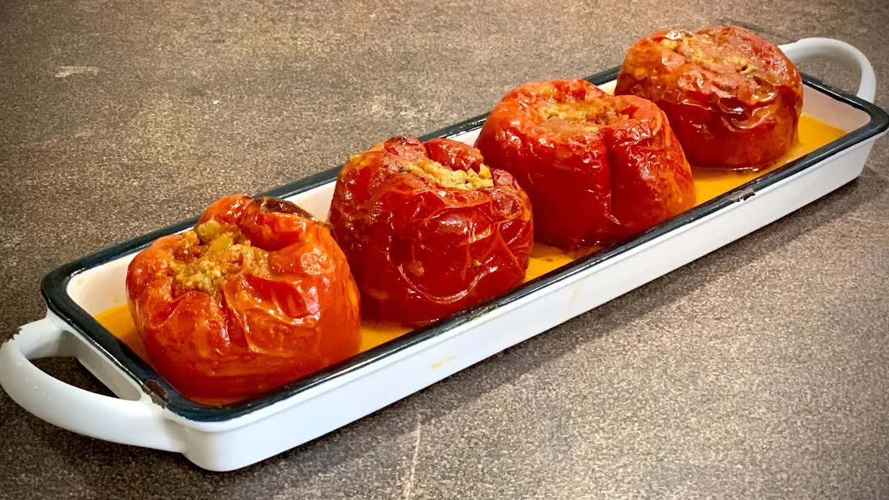 Пълнени чушки без ориз с много зеленчуци