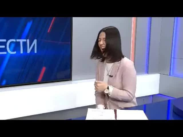 Ведущая смеётся над выплатами льготникам