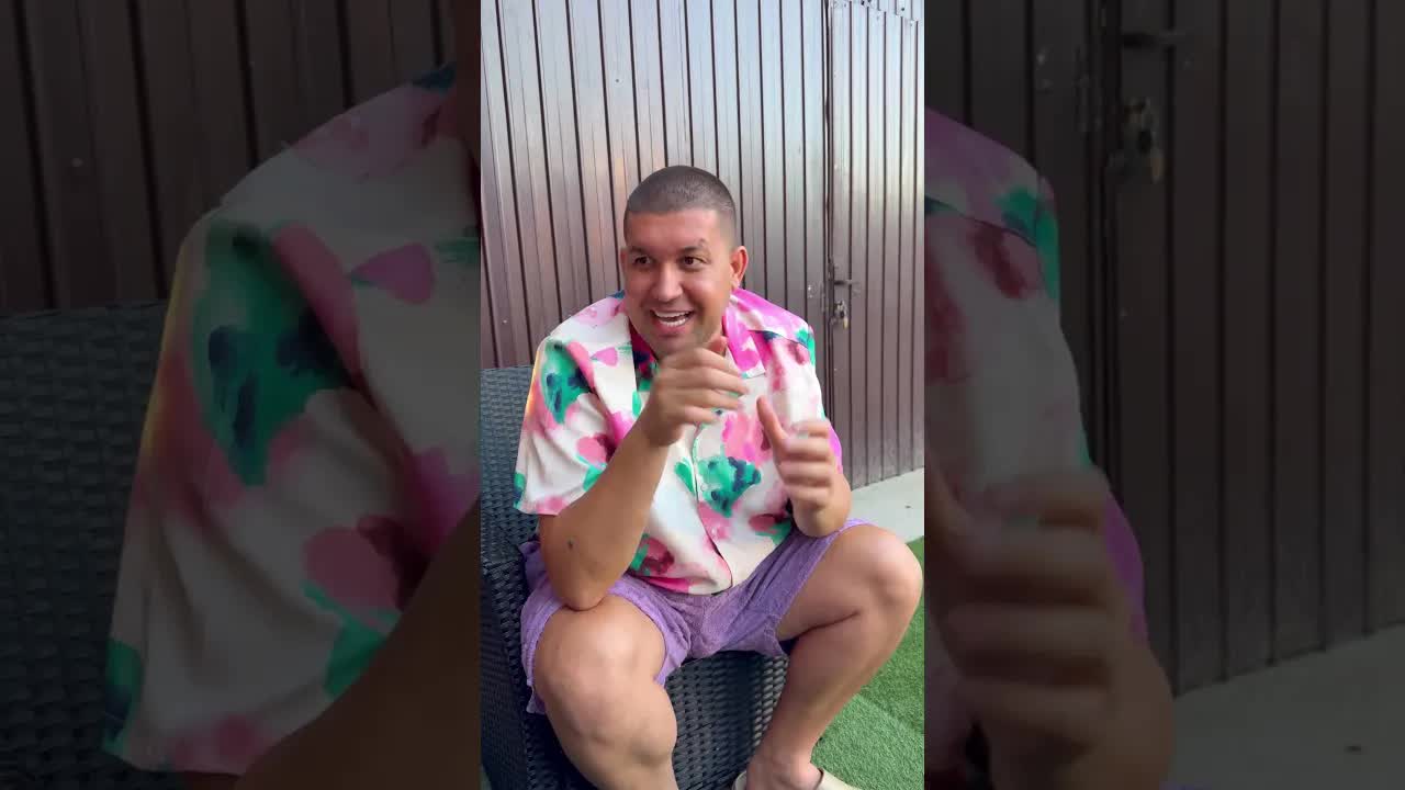 Câinele dansator și pisica caratistă