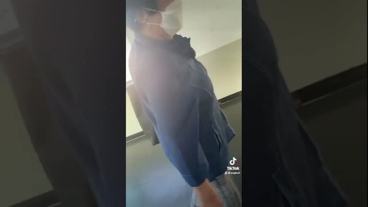 지하철에서 도움이 필요한 할머니를 만났어요