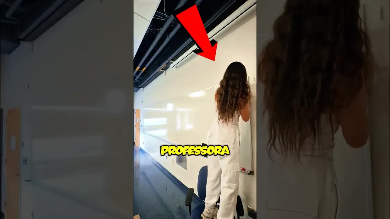 Professora pune turma com cópia gigante no quadro