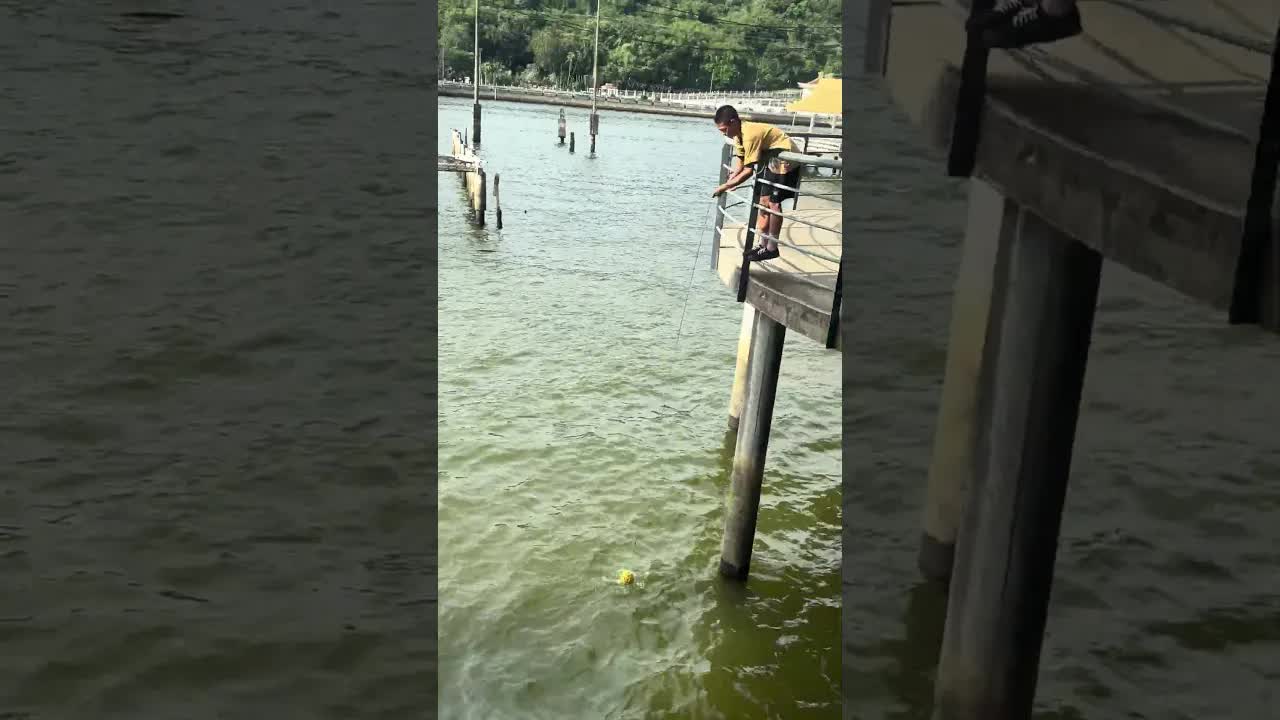 Teknik Pelindung Bola Ajaib di Pantai