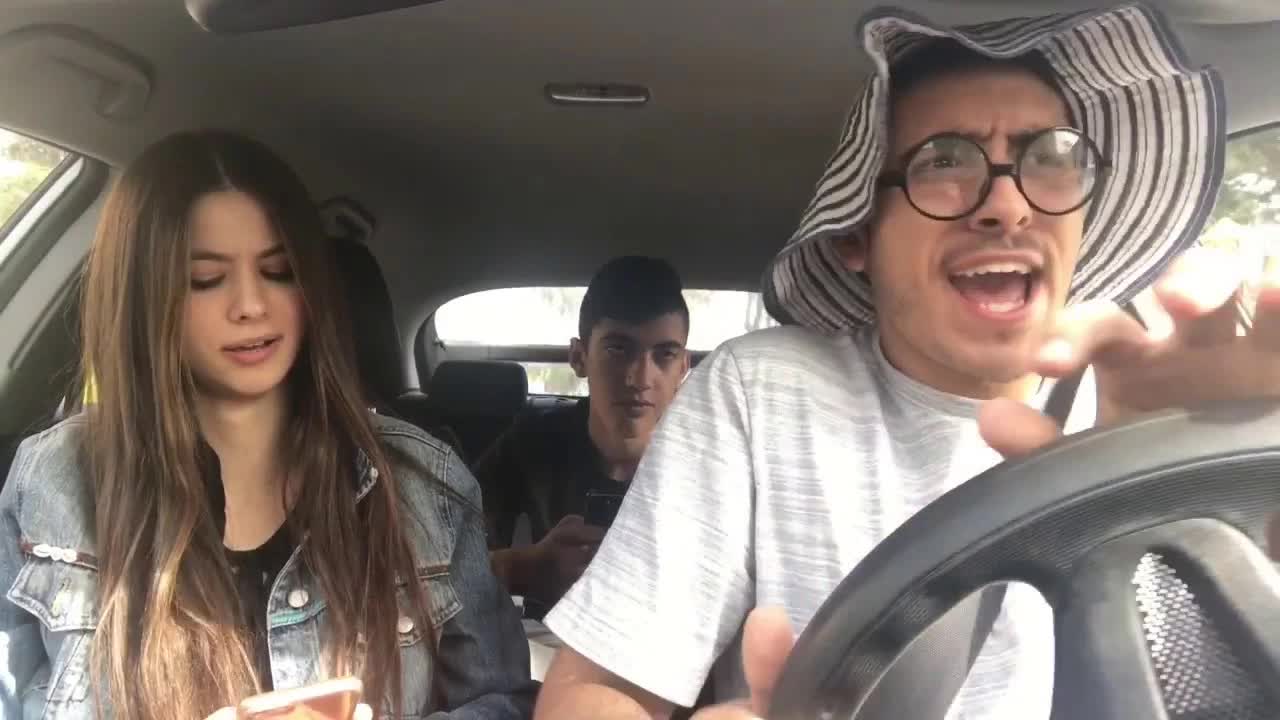 סוגים של אנשים מצחיקים בזמן נהיגה