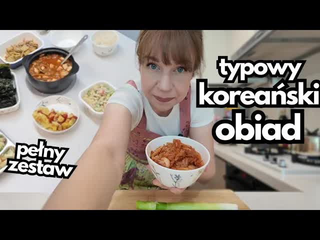 Typowy koreański obiad: Kimchi Dżigae i przystawki