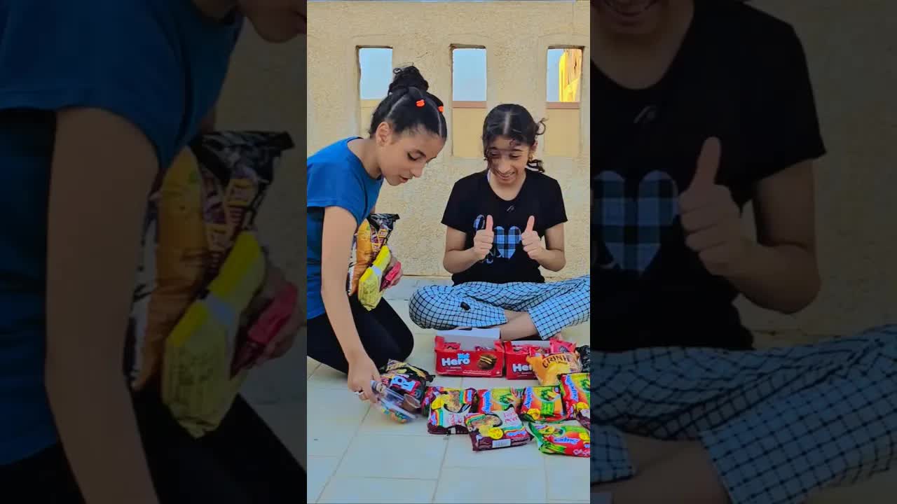 بائعة الأندومي مع أختها رودي