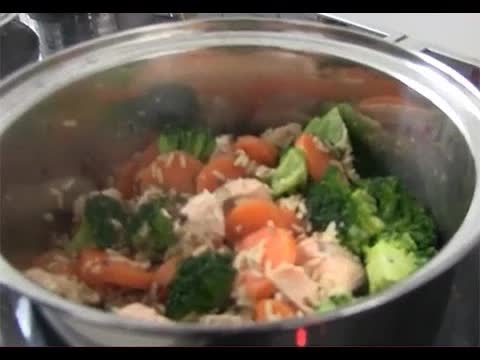 Leckeres Rezept für Lachs-Broccoli-Reispfanne
