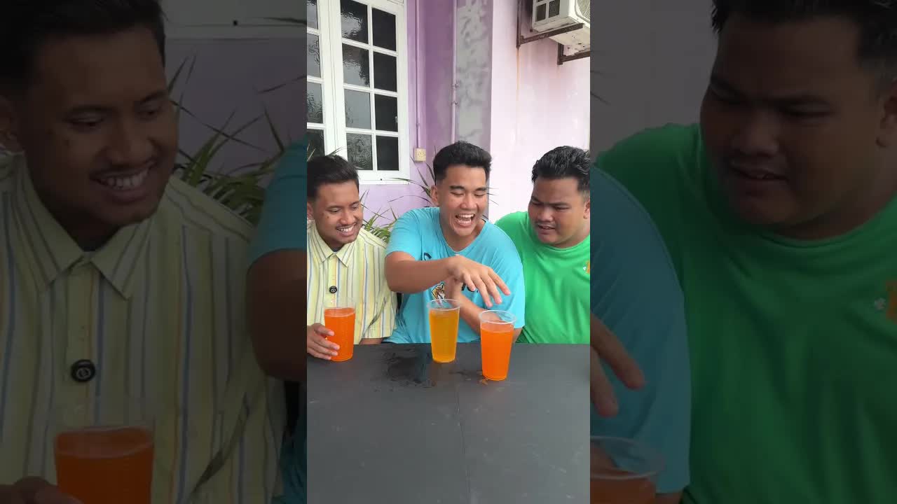 Anak Baik Tukar Minuman Ayah