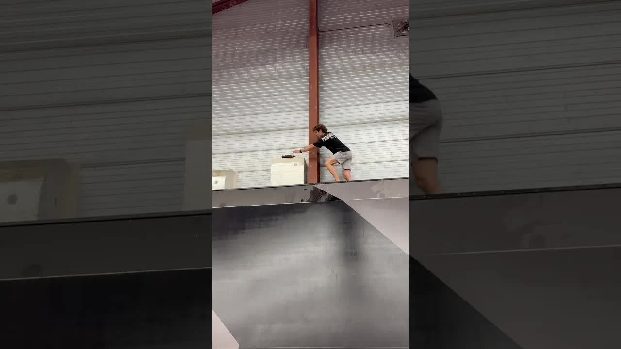 Mijn slippers zijn verstopt in het trampolinepark