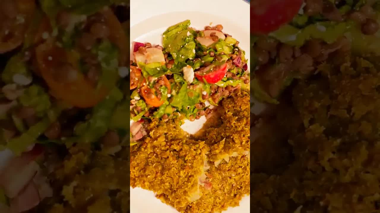 Бяла риба с кора от песто и маслини