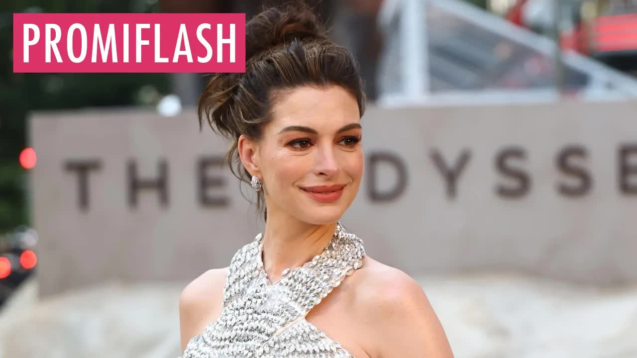 Anne Hathaway gerührt von süßem Baby-Geschenk