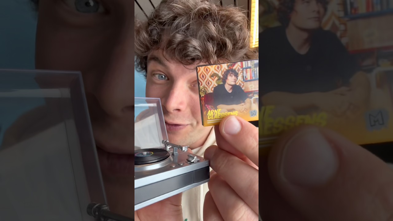 De kleinste platenspeler ter wereld testen