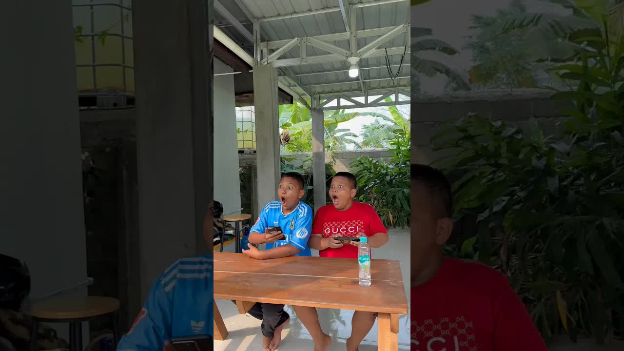 Petualangan Sembunyi dan Lontong di Air Gambut