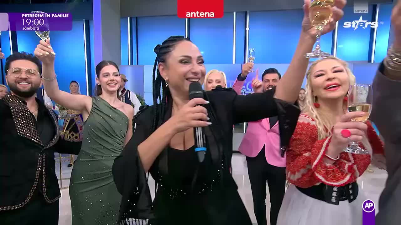 Petrecere în familie cu Mirela Vaida