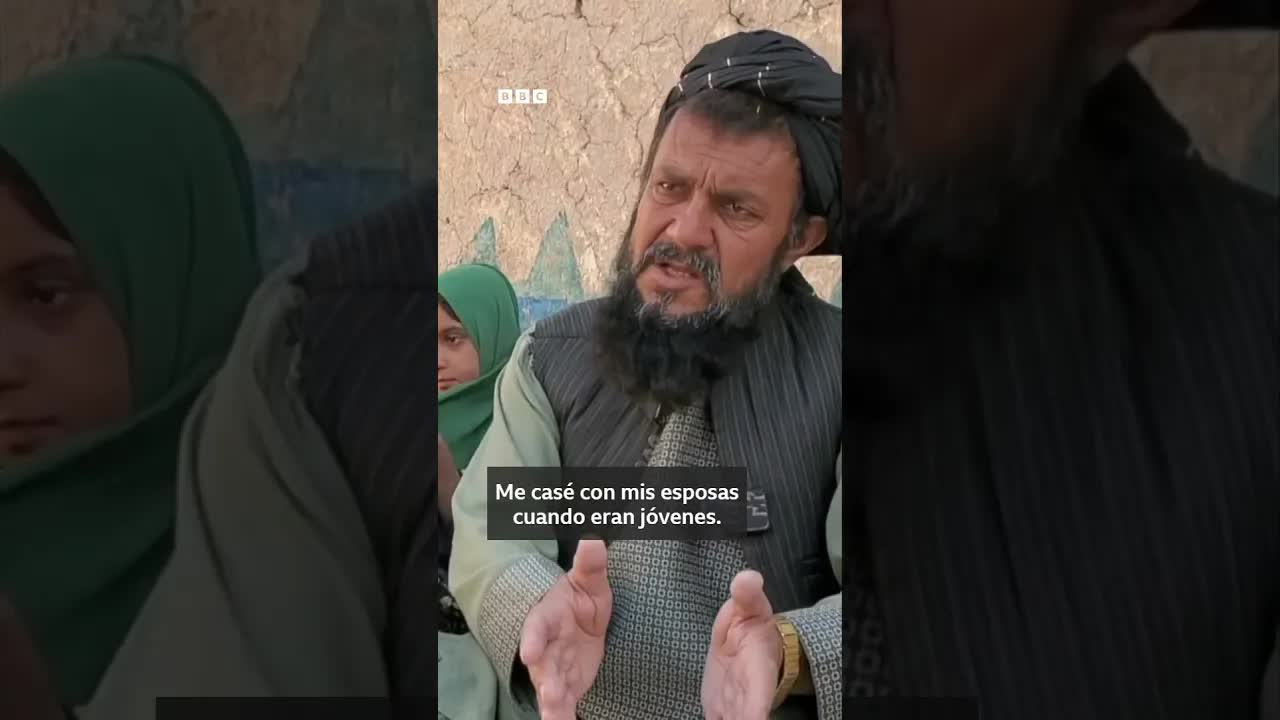 Padre afgano con 58 hijos habla en pashto