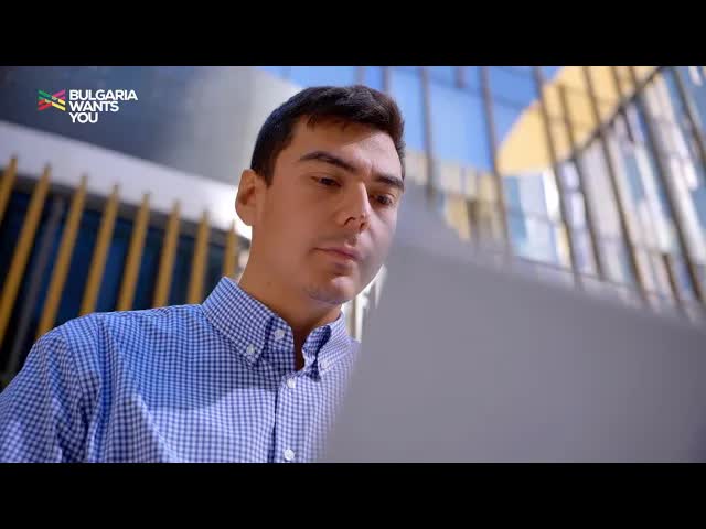 Млад българин се връща от чужбина за кариера