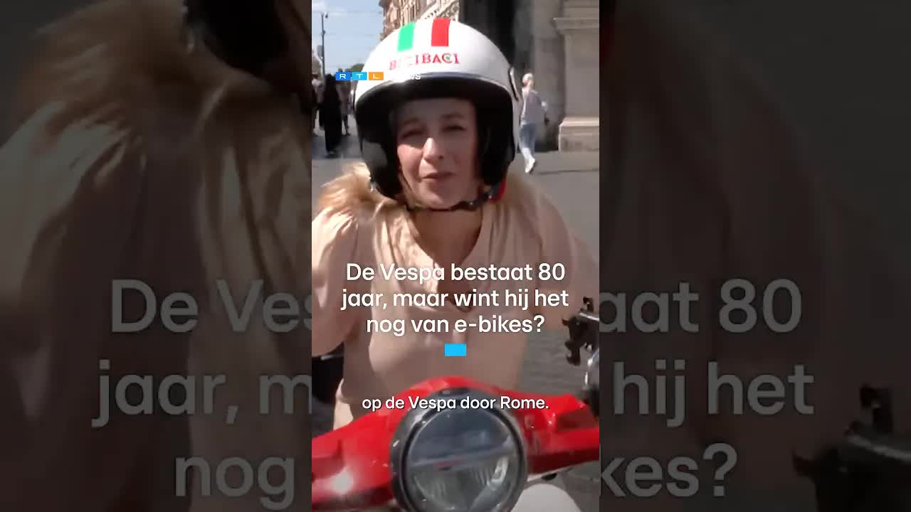 De Vespa viert 80 jaar in Rome