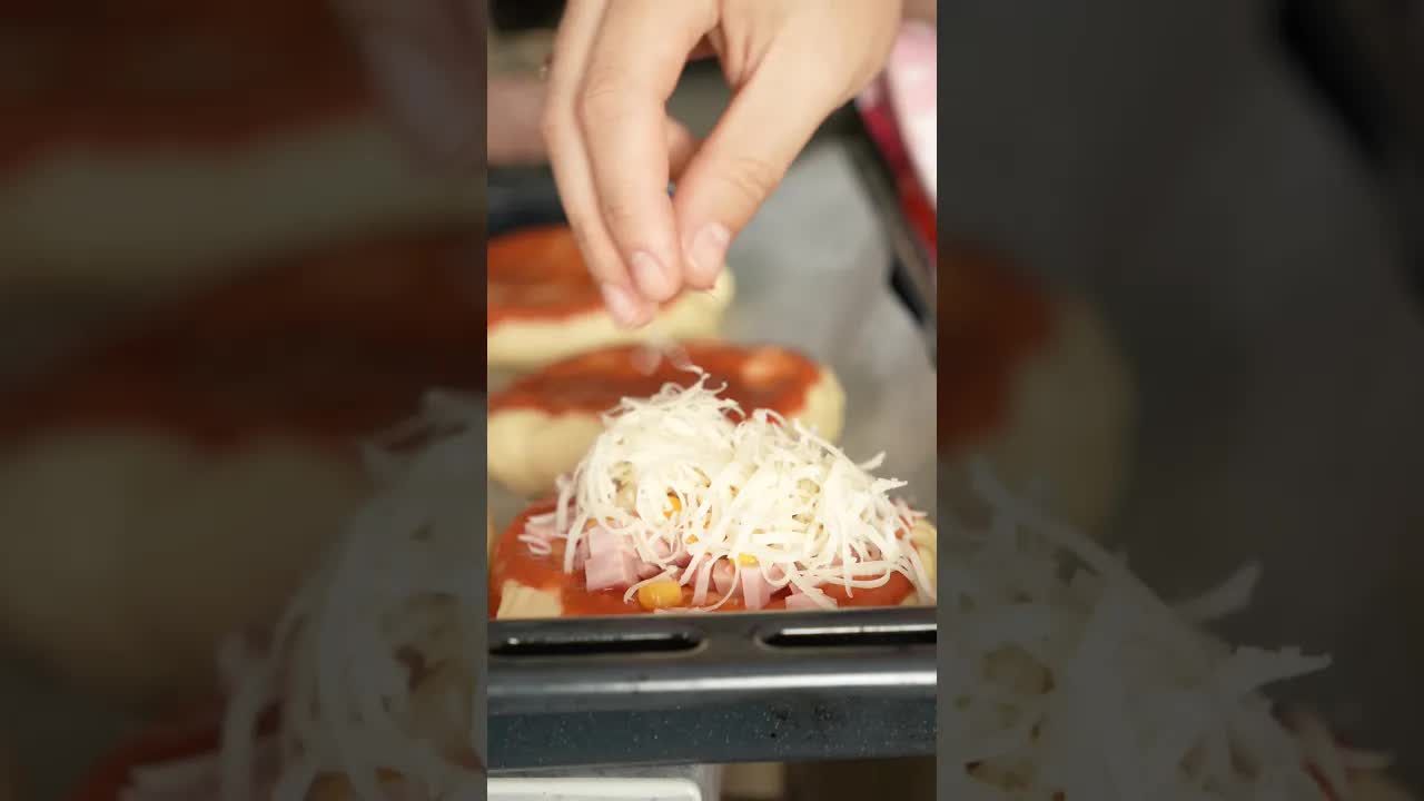 Sulis pizza készítése otthon