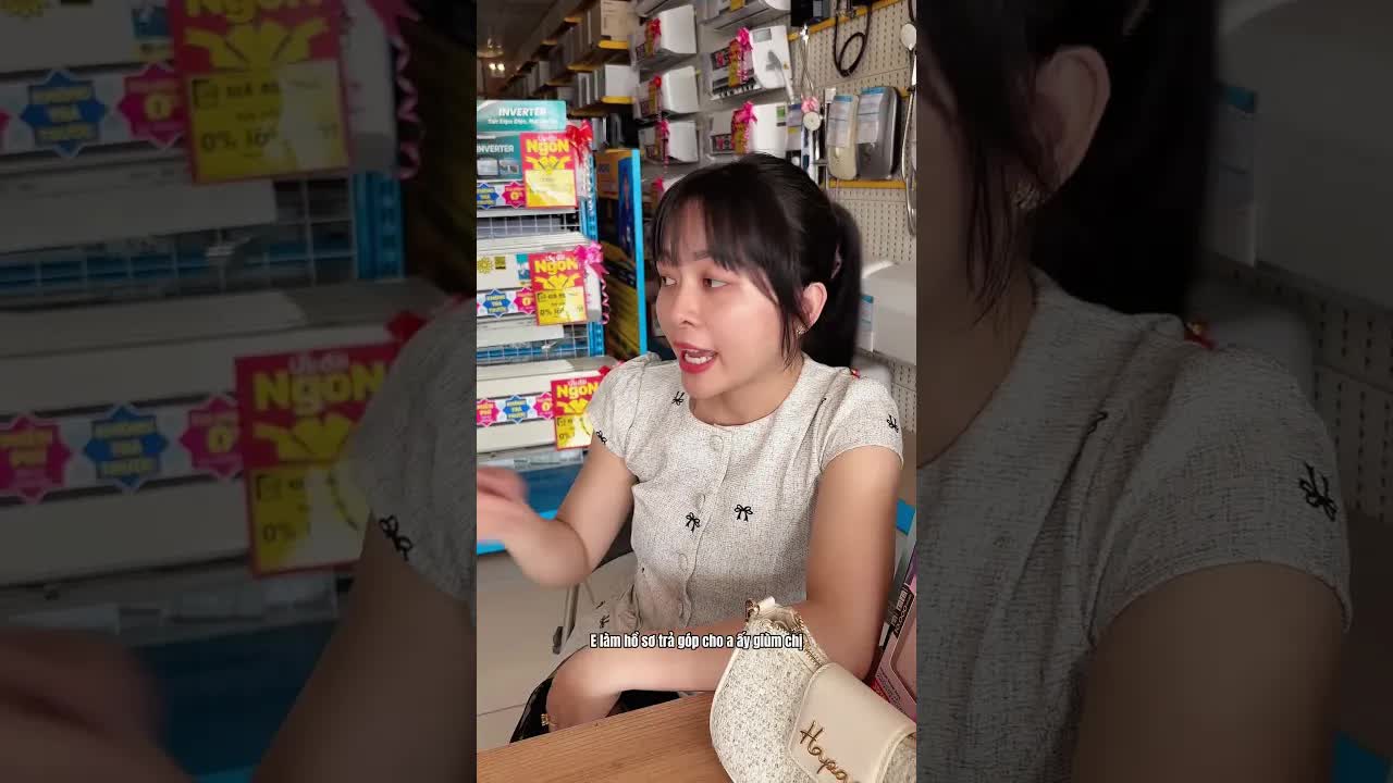 Chồng vợ tranh cãi chuyện mua máy