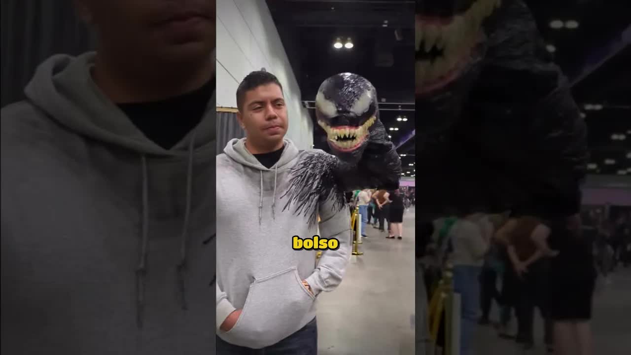 Ele controla o Venom com a mão escondida