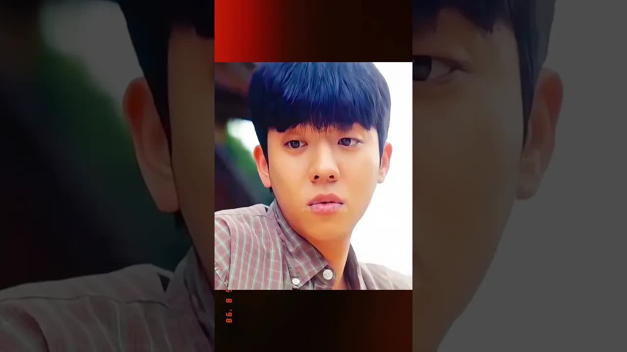 رجل تحول إلى هاتف ذكي