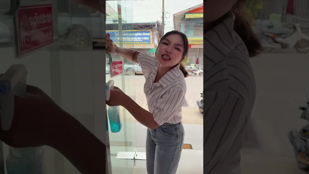 ลูกยายติ: เรื่องวุ่นๆ ในออฟฟิศ